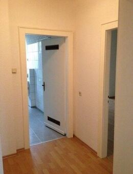 2 ZKB mit Dusche, EG, Paralellstr. 18, 66113 Saarbrücken - Saarbrücken