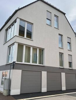 4-Zimmer-Wohnung in Rehau - Aufzug - Balkon - Garage mit direktem Zugang zum Gebäude - Baujahr 2016 - Rehau