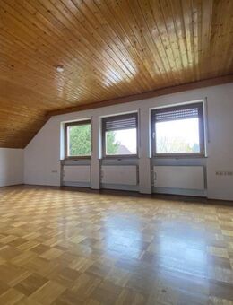 Gemütliche 4-Zimmer-DG-Wohnung - Erlangen