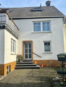 Großzügiges Einfamilienhaus mit viel Potenzial in Arzfeld zu verkaufen - Arzfeld
