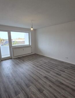 Traumhaft schöne komplett sanierte 3 Zimmer Wohnung mit Balkon in Gelsenkirchen zu vermieten - Gelsenkirchen