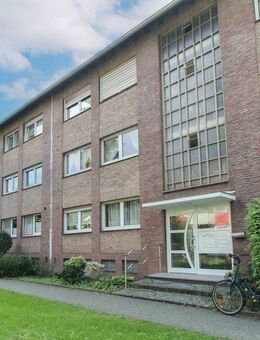 Viel Potenzial: Charmante 3 Zimmerwohnung mit Balkon und eigener Garage in Krefeld - Fischeln - Krefeld