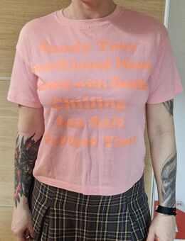 T-Shirt in lila oder rosa - Berlin