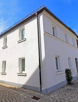 Gepflegtes Stadthaus mit Nebengebäude und Hinterhof in zentraler Lage von Grafenwöhr - Grafenwöhr