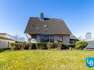 Ein Familienklassiker! Teilmodernisiertes Einfamilienhaus in schöner Feldrandlage - Schwentinental