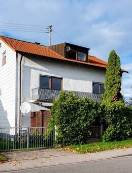 Charmantes 3-Fam.h., Bj.61, teilrenoviert, Garage, 3 ZKB mit 2 Balkonen im 1.OG frei, IN-Mailing - Ingolstadt