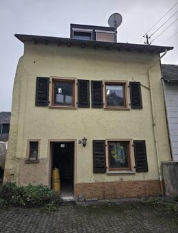 Kernsanierungsbedürftiges Haus mit viel Potenzial - Föhren