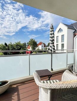 Moderne, freundliche 4 Zimmerwohnung mit Balkon und Tiefgaragenstellplatz! - Wedel