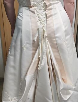 Hochzeitskleid- elegant & wunderschön wie eine Prinzessin - Erfurt