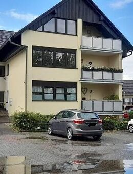 Altenstadt: Gepflegte 3 Zimmerwohnung mit Loggia und Stellplatz! - Altenstadt (Hessen)