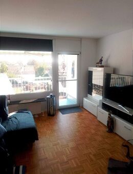 Benrath - nähe Schlosspark und Rhein - Kernsanierte 3 Raum Wohnung mit Südbalkon und TG- Stellplatz - Düsseldorf