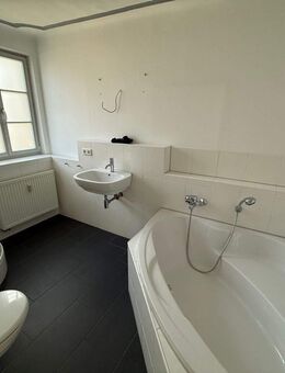 Altbaujuwel am Marktplatz: schöne Wohnung mit Einbauküche! - Fürth