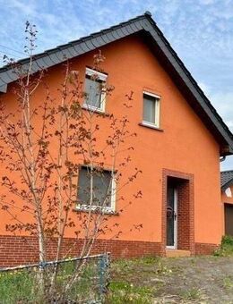Charmantes Einfamilienhaus mit großem Garten und viel Potenzial - Dackscheid