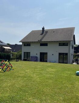 Repräsentatives Einfamilienhaus der Extraklasse, mit zukuntsweisender energetischer Ausstattung und viel Platz für Familie und Arbeiten - Erkrath (Fundort des Neanderthalers)