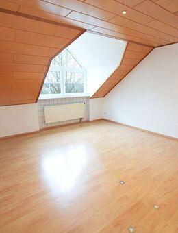 Gemütliche Single-Wohnung mit Einbauküche und Tiefgaragenstellplatz in Bad Rodach - Bad Rodach