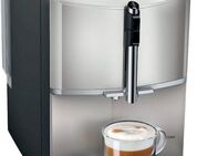 SIEMENS Kaffeevollautomat EQ300 TF303E07, viele Kaffeespezialitäten, OneTouch-Funktion, benutzerfreundliches Display, Keramikmahlwerk, silber metallic