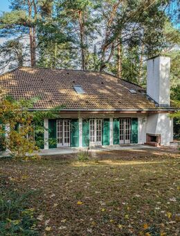 Stattliches Einfamilienhaus im Bungalowstil auf traumhaftem Gartengrundstück in Toplage von Gatow - Berlin