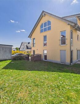 Attraktive Doppelhaushälfte mit Garten in familienfreundlichem Wohngebiet - Mehlingen
