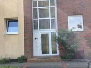 WG geeignete, renovierte 2.Zi Wohnung, ruhige und gut geschnitten, EBK, Vollbad - Lübeck