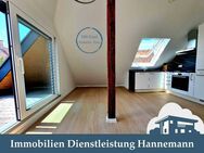 hochwertig 2 Zi. DG-Whg. ca. 33 m², Dachterasse, voll möbliert, Erstbezug nach Vollsanierung, Fussbodenheizung, neue Küche, S-Feuerbach - Stuttgart