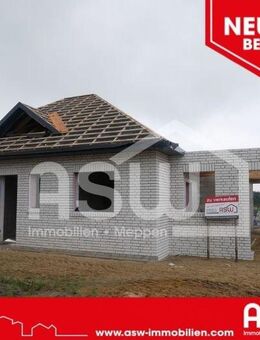 Musterhaus! Exklusiver Neubaubungalow mit massiver Garage und Teilausbau im Dachgeschoss - Herzlake