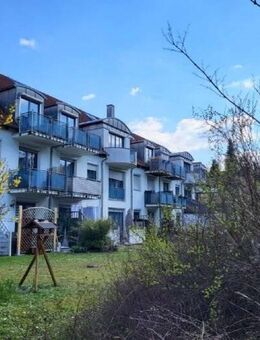 Gepflegte 2 ZKB- Wohnung mit Balkon zu vermieten - Nittendorf (Markt)