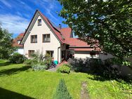 Großzügiges 1-2Familienhaus, überwiegend renoviert, mit 40m² Garage in guter Lage von Uhingen. - Uhingen