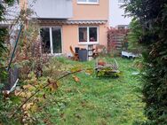 *** Bevorzugte ruhige und zentrale Lage in Eckental-Brand *** RMH mit Garage und Garten*** - Eckental