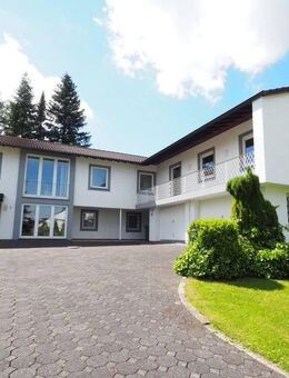 Stilvolles Wohnhaus mit weitläufigem Parkgrundstück - Ransbach-Baumbach