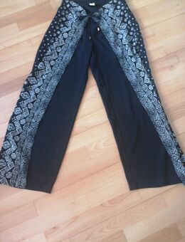 Sommerhose mit Rockoptik - München Bogenhausen