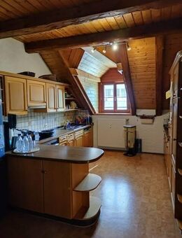 großzügige 4,5-Zimmer-Dachgeschoss-Wohnung in zentraler Lage von Engen - Engen
