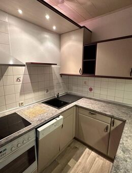 3-Raum Wohnung mit Balkon und Einbauküche! - Lugau (Erzgebirge)