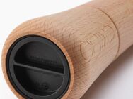 Joseph Joseph Pfeffermühle Milltop™ Wood manuell, (1 Stück), Keramikmahlwerk, krümelfrei