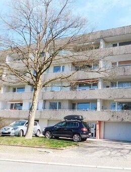 Hübsche 4-Zi.-Whg. mit neuem Boden und sonnigem Balkon - Wuppertal