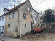 Sanierungsobjekt in Erdmannhausen zu verkaufen - Erdmannhausen
