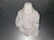 Schöner, lachender Porzellan Buddha, sitzend, weiß Porzellanfigur TOP Zustand! - München