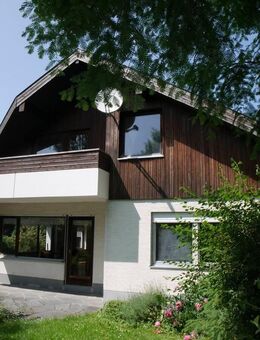Massives + stattliches erbautes Einfamilienhaus mit schöner Architektur in top Wohnlage von Irsee - Irsee