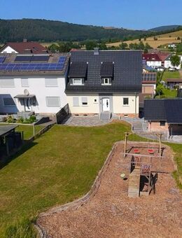 Doppelhaushälfte mit 2 Wohneinheiten und großem Garten in Heimboldshausen ! - Philippsthal (Werra)
