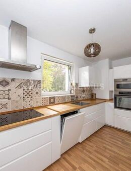 Moderne, bezugsfreie 3-Zimmer-Wohnung mit EBK, Garage und Loggia in zentraler, ruhiger Lage - Frechen