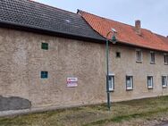 Einfamilienhaus mit viel Platz - mit Scheunen, Garagen + weiterem Nebengelass - Ditfurt
