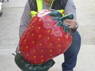 Obst, Erdbeere, 70cm Artikelnummer: 1047 / 499,00 € inkl. MwSt., zzgl. Versand Versandkostenfreie Lieferung / Deutschland, laut unseren AGB,s Lieferzeit: 15 - 20 Tag(e) / Menge: 1 - Heidesee