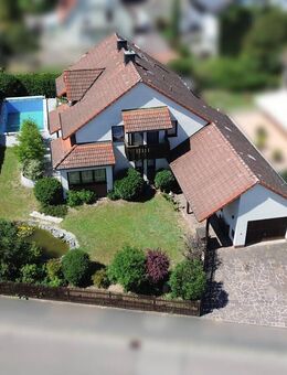 Viel Platz fürs Familienleben - Vom Schreibtisch in den Pool, vom Alltag ins Grün! - Roth (Bayern)
