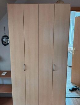 Schrank 2 m x 1,57 m – mit Fächern & Kleiderstange - Schwanewede