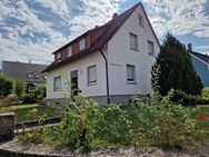 Schmuckes Zweiifamilienhaus mit Garage - Lauchheim