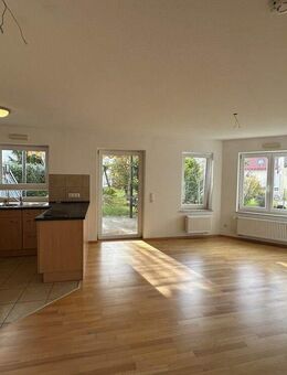 Charmante 3-Zimmer-Wohnung mit Südterrasse, Gartenanteil & hochwertiger Schreinerküche - Münsingen