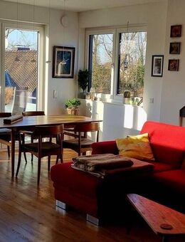 Wohnkomfort im Energiesparhaus! 2- Zi.-DG-Wohnung plus Galerie und Balkon, Einbauküche, Lift - Hilden