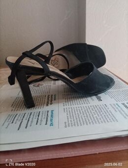 Aussortiert !! Schuhschrank zu voll - Herbrechtingen