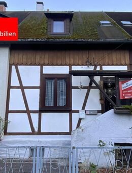 Kleines Reihenmittelhaus mit Nebengebäude - Unterweißbach