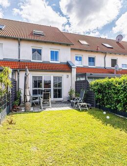 PROVISIONSFREI: gepflegtes RMH aus BJ 2000 mit Garten und Stellplätzen - Bamberg