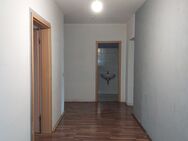 Weinbergstraße 22 - gut geschnittene Vierraumwohnung mit Balkon im Dachgeschoss - Weißenfels